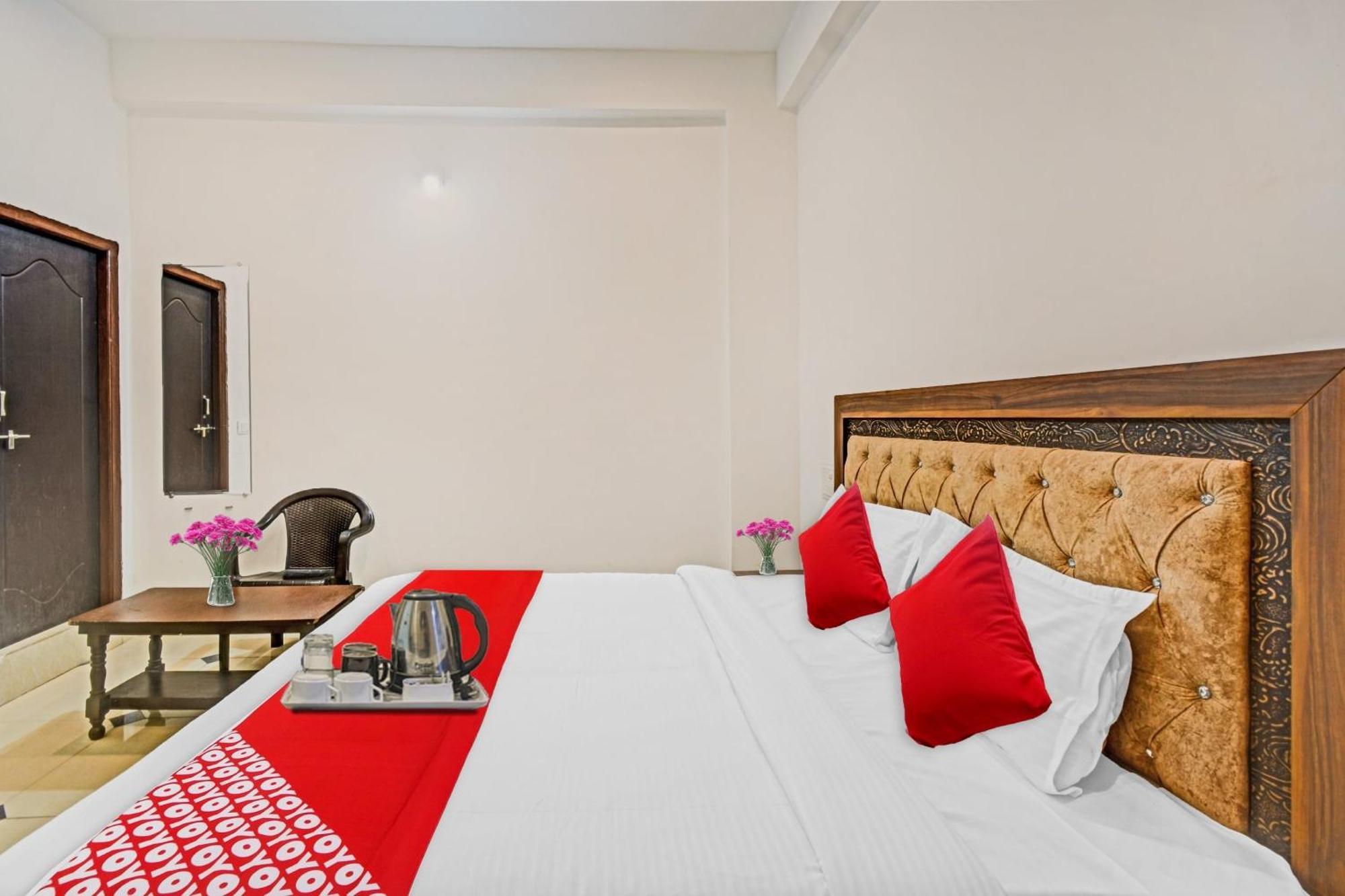 Hotel O Padharo Saa Udaipur Kültér fotó